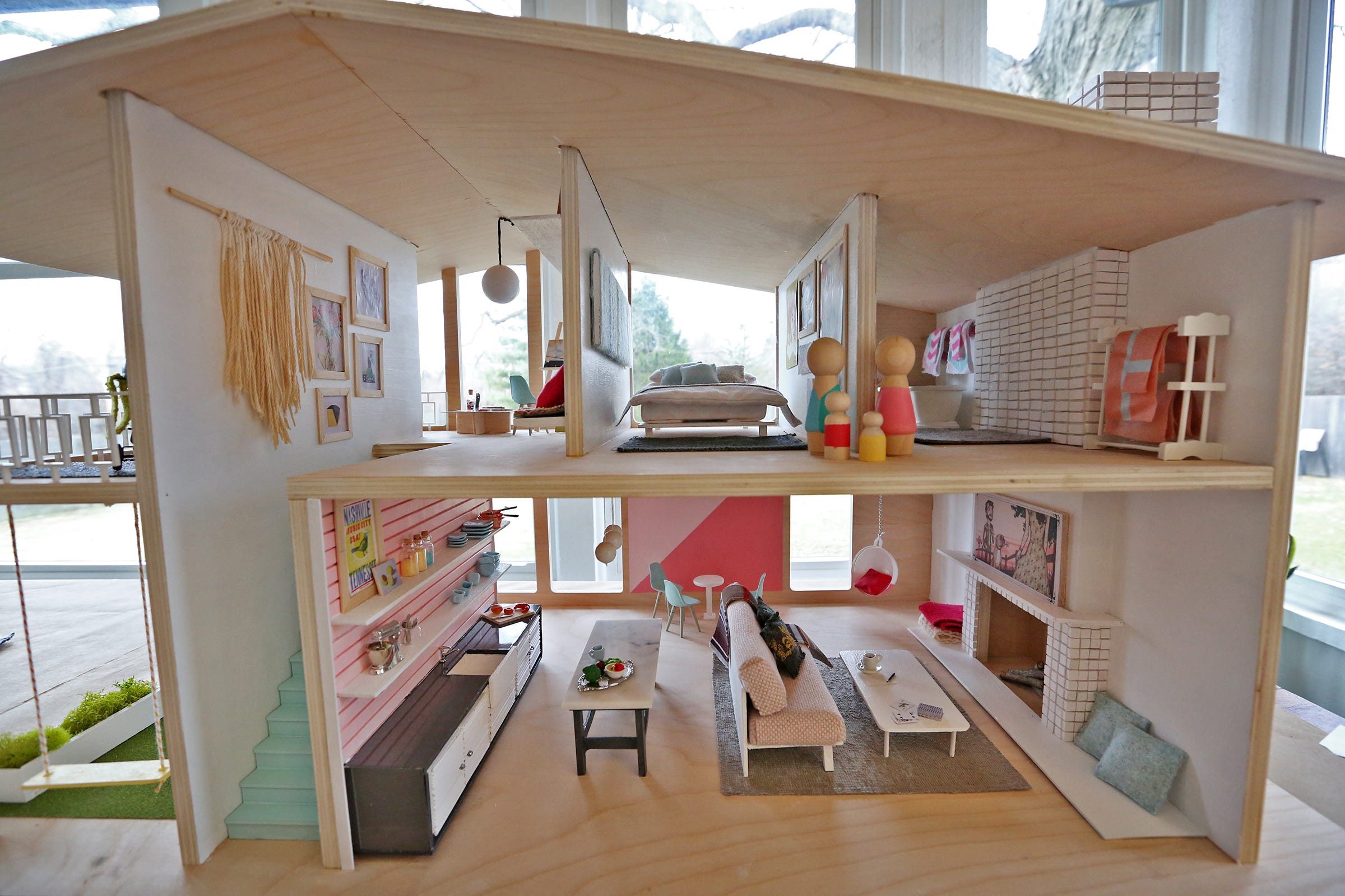 dollhouse 2018